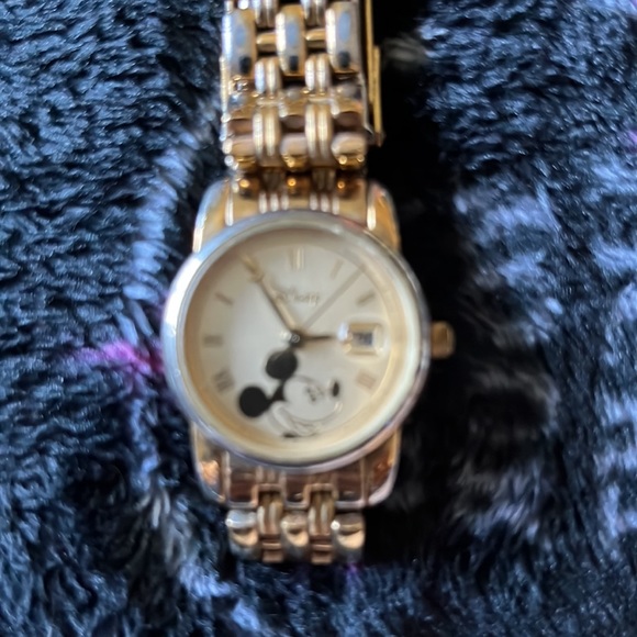 DISNEY MICKEY MOUSE WOMENS WATCH - Picture 11 of 12